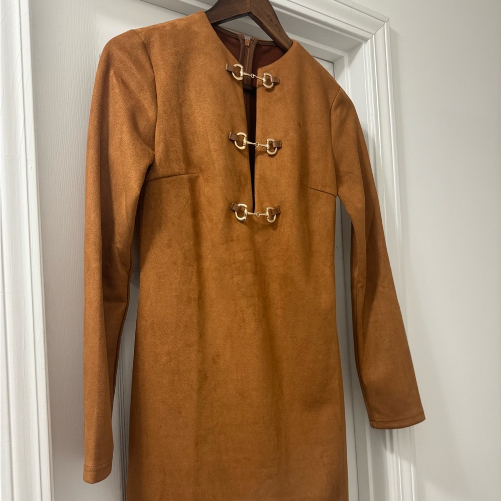 Perfect condition. Never worn. Tags included but not attached. Great quality.